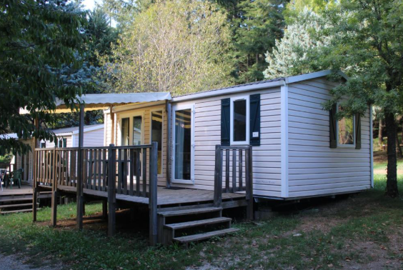 Emplacement de camping en Lozère à Bedouès ,la chantemerle